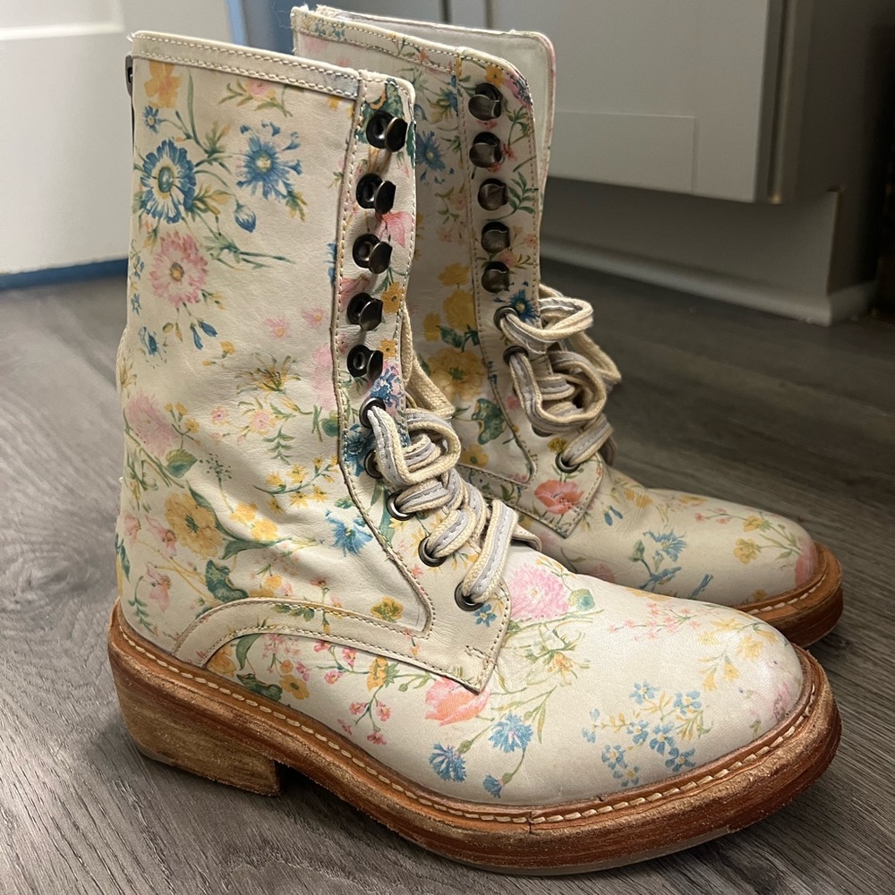 Free People lace up Fall boots - Picture 2 of 3